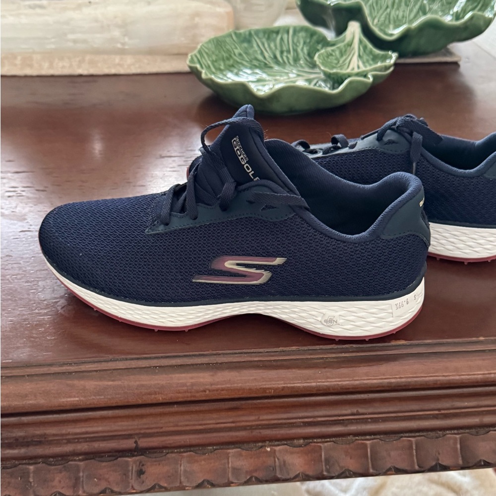 GOLF shoes Skechers- new